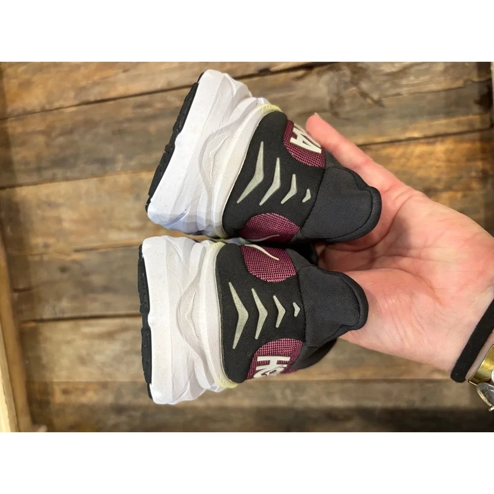 Hoka‎ One One Clifton 8 Purple Pink Running Shoes Womens 10 B 1119394 BGIR